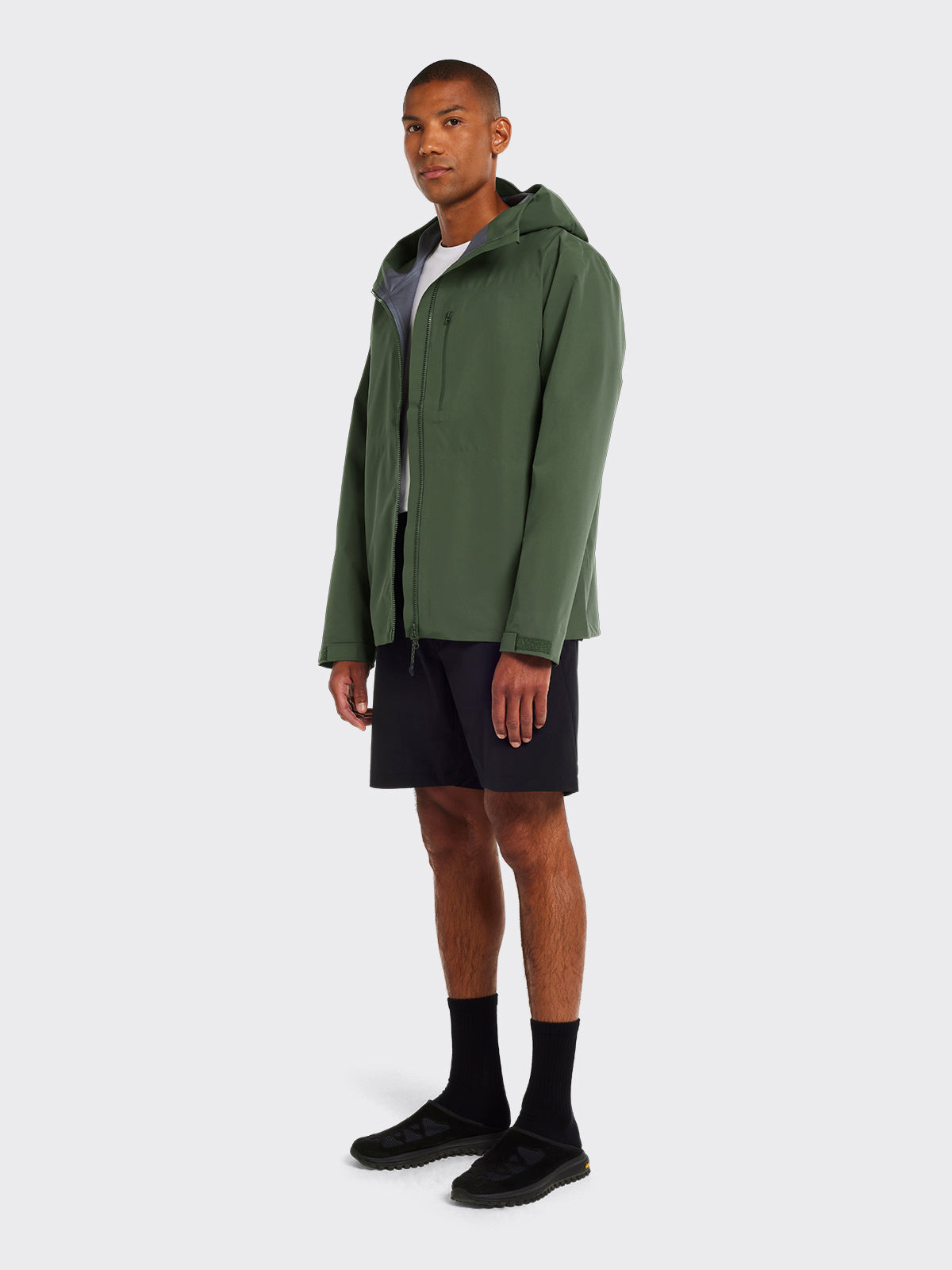 Man dressed in Stette jacket in Dusty Green from Blæst